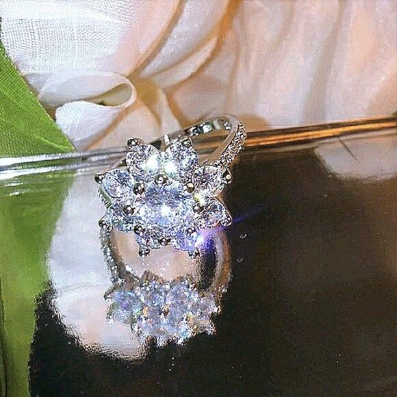 Cocktail Ring Sterling Silver 925 Sz 8 Simulated REALISTIC DIAMONDS Luxe Flower - Picture 8 of 11